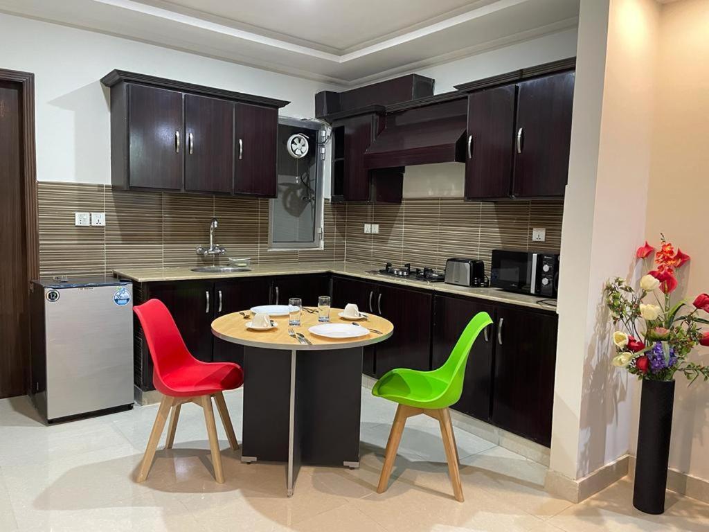 Marine Tower Apartment Rawalpindi Exterior foto